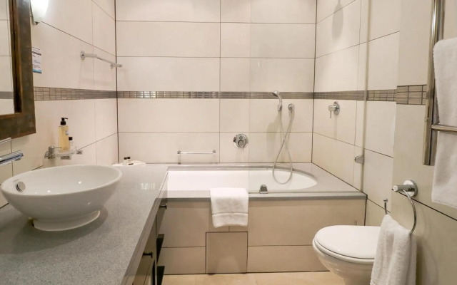 Апарт-отель Waterfront Village