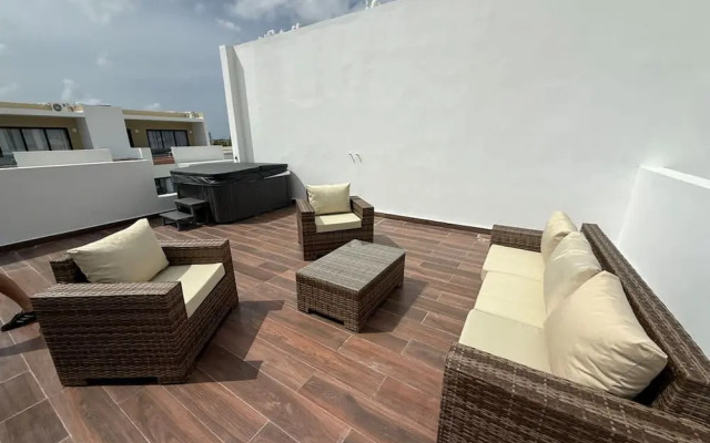 Unique B-202 NOK Unique 2BR Apartment by Vistacana Rentals