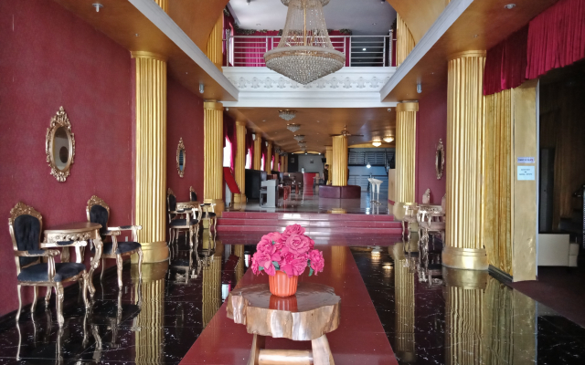 OYO 2574 Z Suites Hotel