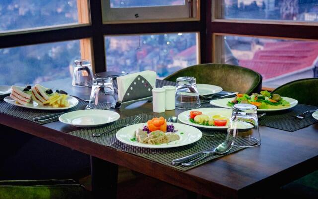 Sumitel Vista 800m from Mall Road