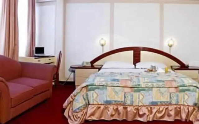 Americana Hotel