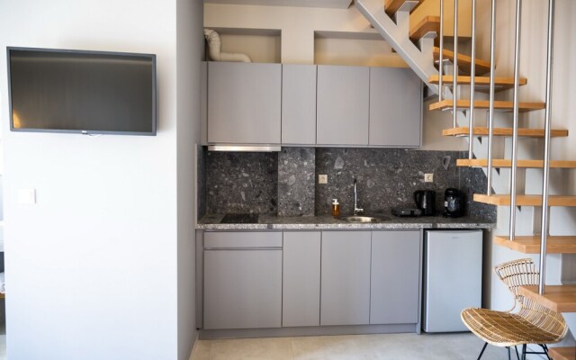 Theros Suites