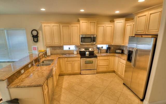 Beachbreeze Apartment 6