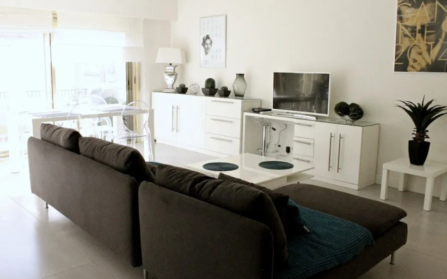 Viva Riviera Modern 2 Bedrooms balconies