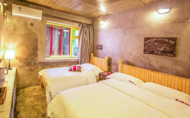 JiaoChangWei Maan CoCo Travelling With Hotel