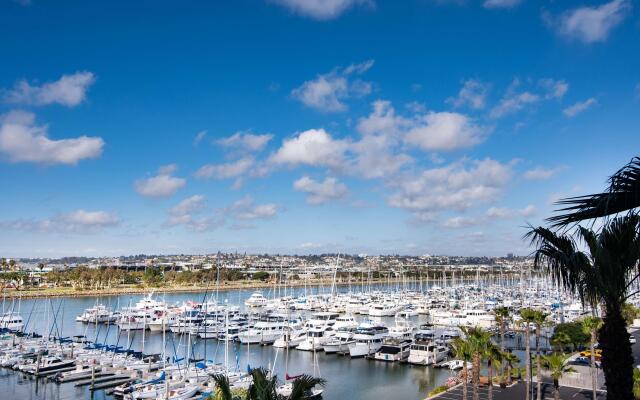 Hilton San Diego Airport/Harbor Island