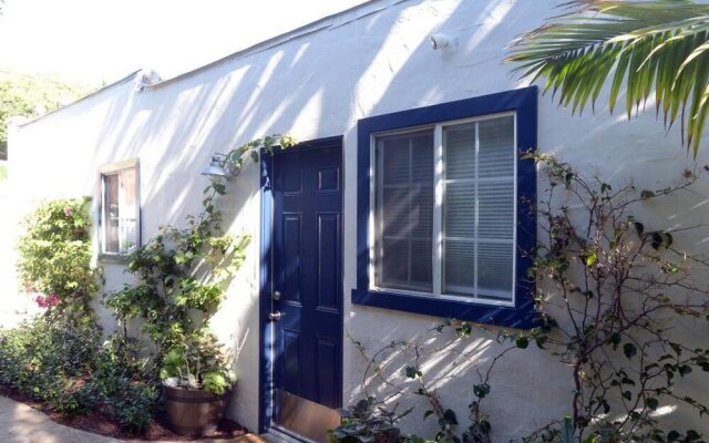 Charming 2br/2ba Cottage - Close to the Beach