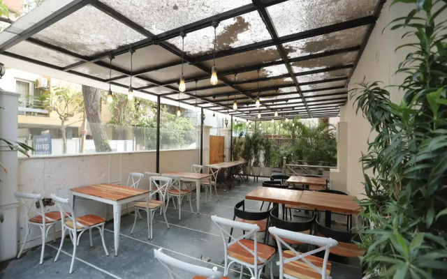Qotel Hotel Church House Rohini Sector 15