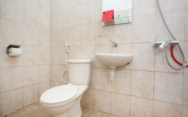 RedDoorz near Ciputra World 2