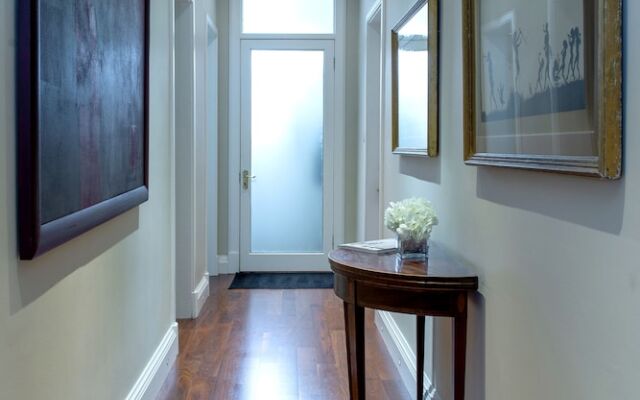 Deluxe Edinburgh Retreat Apartment
