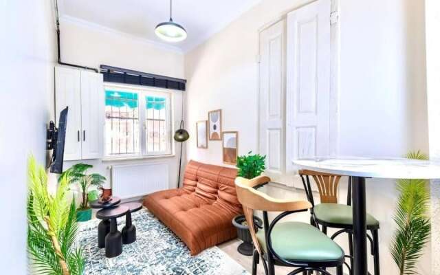 Taksi̇m Whi̇te Sui̇t