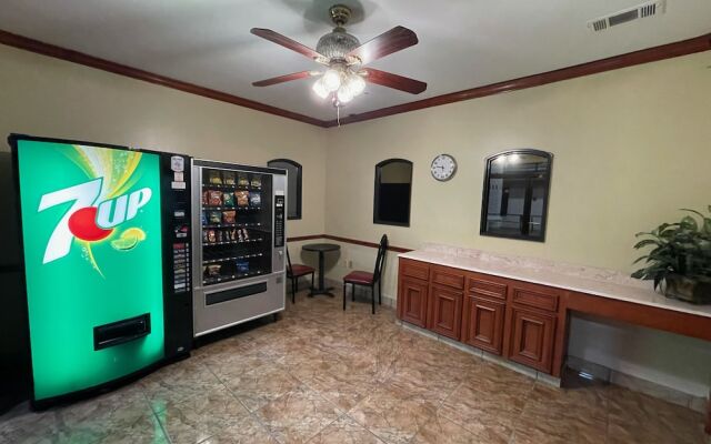 Woodland Inn & Suites