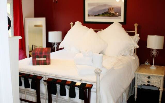 The Tartan House B & B