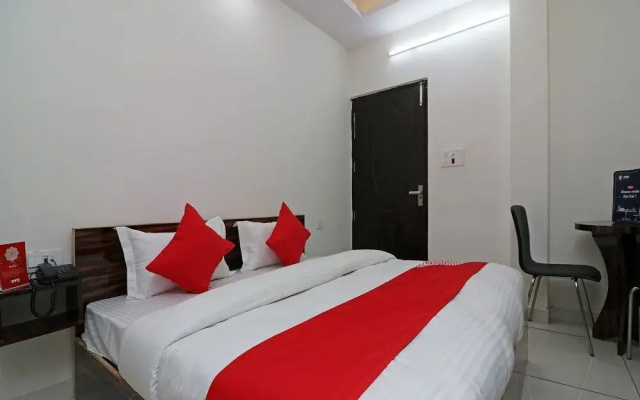 OYO 22605 Hotel Redstone
