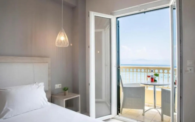 Rossis Beach Hotel