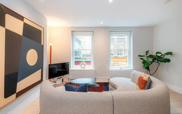 Apartment-sleeps4-parking-100walkingscore