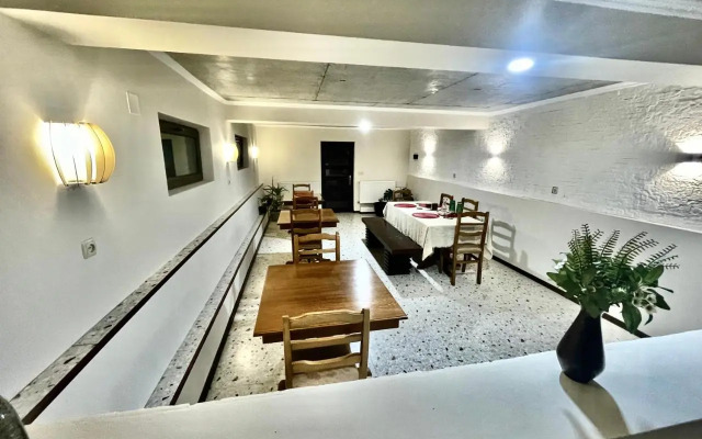 Niniko Shampriani Guest House