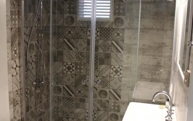 Silenos Boutique Hotel