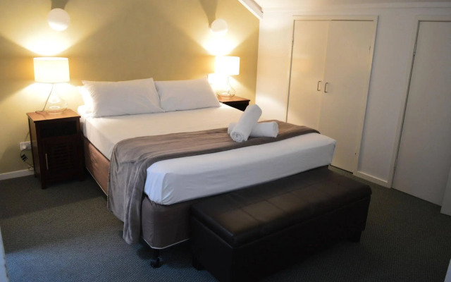 Outrigger Bay Apartments