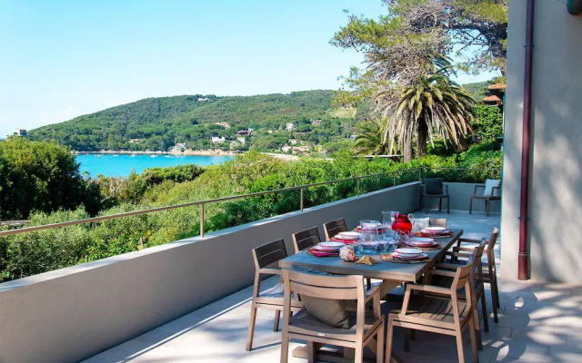 Red Mullet House in Procchio