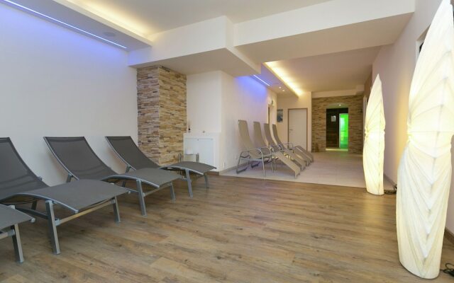 Plushy Holiday Home in Itter with Sauna, Terrace & Garden