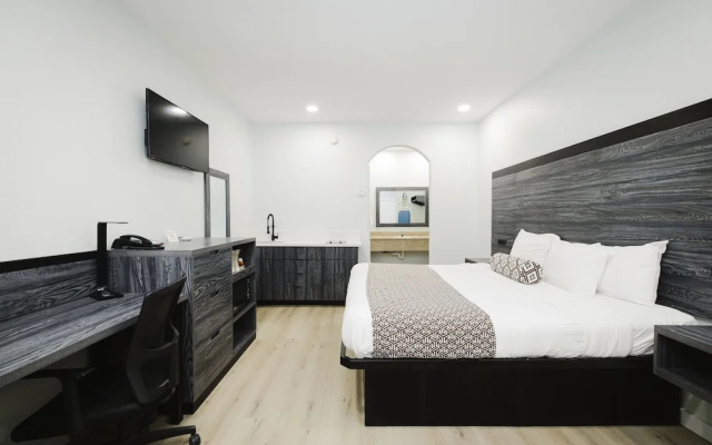 Sapphire Inn and Suites