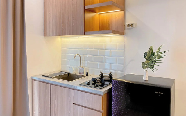 New And Modern Look Studio Room At Apartment Bassura City