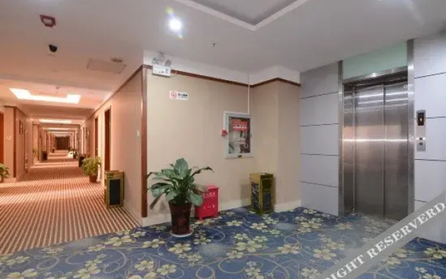Tianjia Holiday Hotel (Nanjing Tianyin Avenue Metro Station Store)