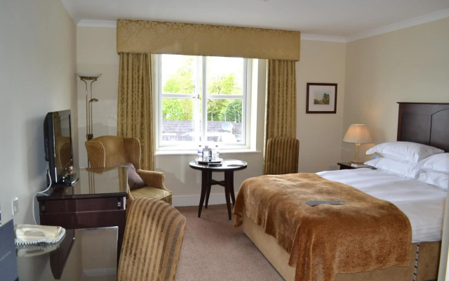 Macdonald Old England Hotel & Spa