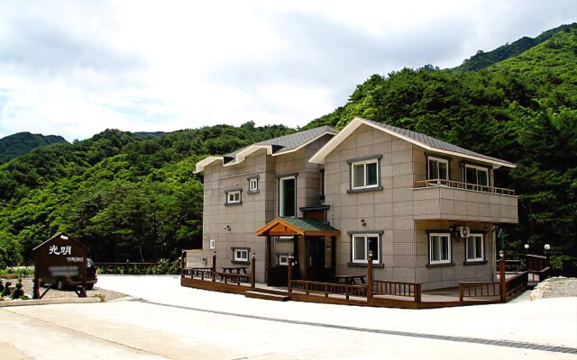 Yangyanggwangmyeong Family Pension