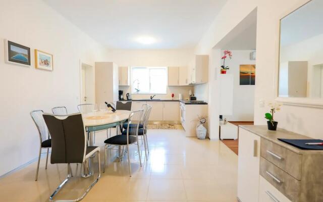 Ante - 30 m from beach - H(6+2)