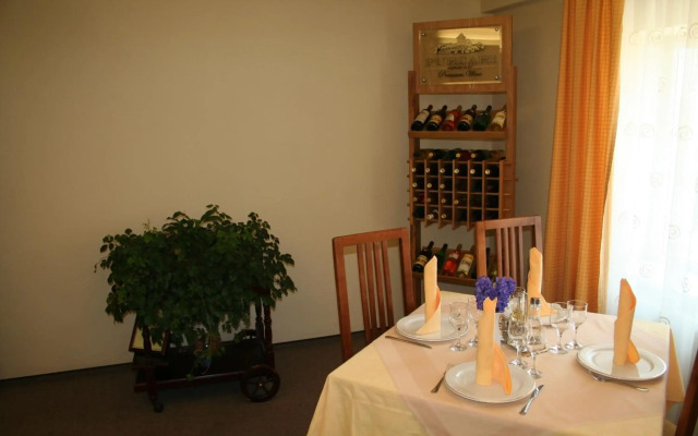 Hotel Baneasa Parc