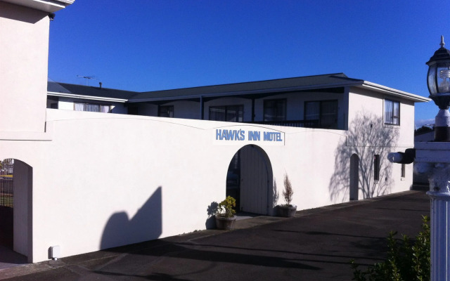 Hawks Inn Motel
