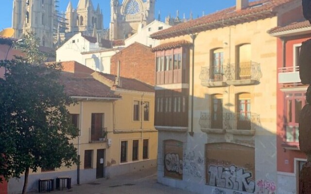 Studio In Leon, With Wonderful City View And Wifi