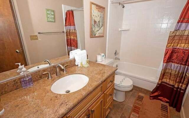 3407 Pine Hill 2 Bedroom Home by RedAwning