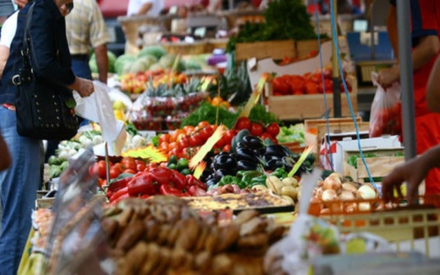 Authentic Castle in Bon-Encontre with Open Kitchen