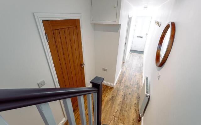 Chute House 4 bed house private garden city center