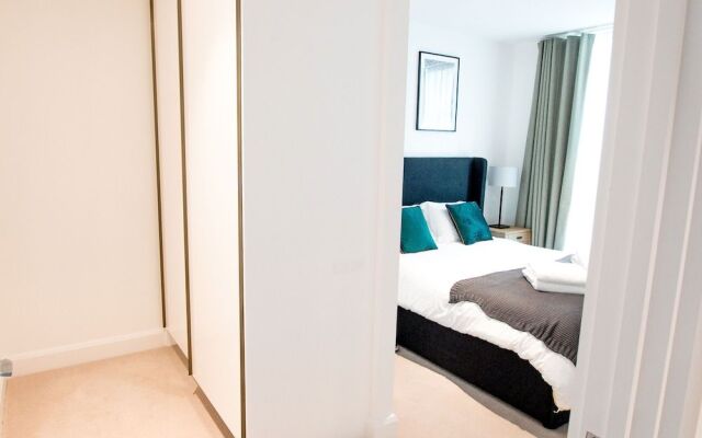 Charles Hope Apartment Canary Wharf
