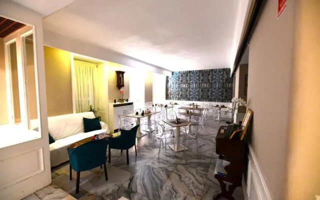 Hotel Bristol