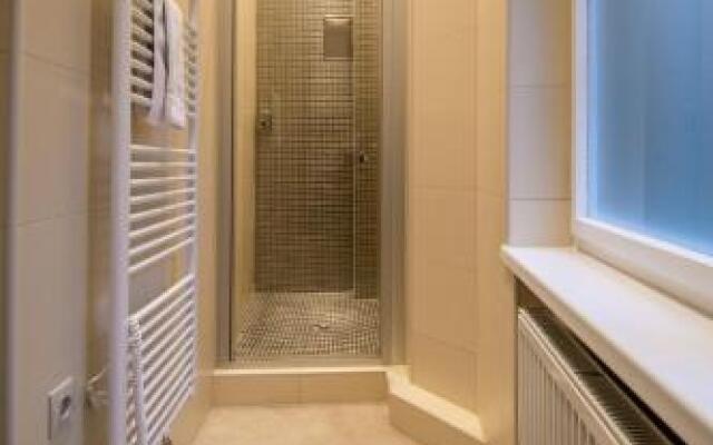 Ruterra Apt with Sauna and Billiards