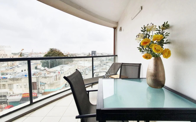 Bedroom Apartment with Balcony and City Views