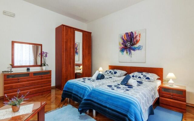 Feel Center Apartments.