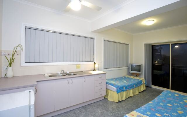 Tomaree 18 - Baybreeze - Shoal Bay