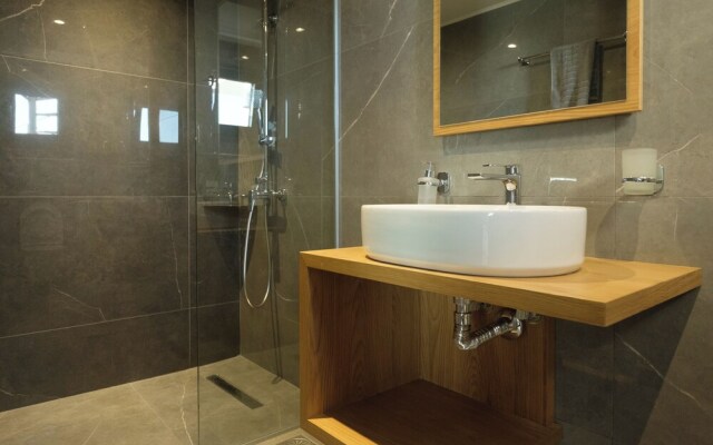 Sky-High Central Penthouse - 03
