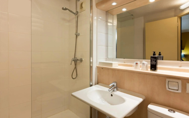 greet Hotel Villeneuve La Garenne