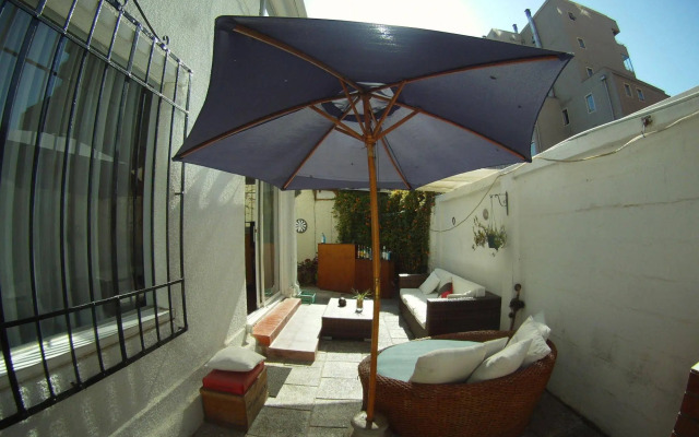 Jaguar Hostel + Living