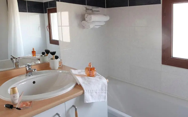 Adonis Carcassonne Résidence la Barbacane