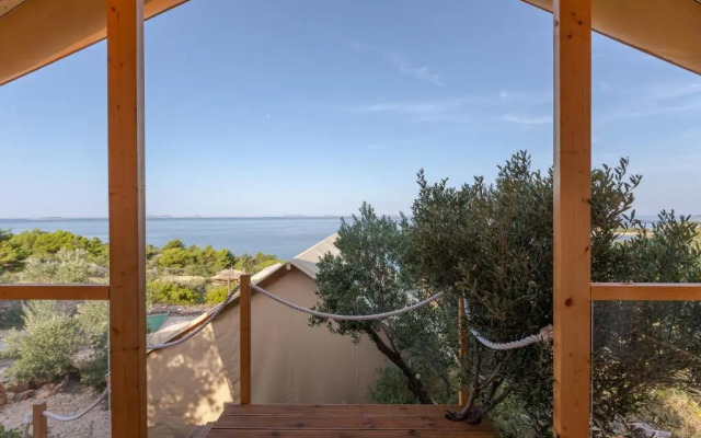 Golden Haven Luxe Glamp Resort