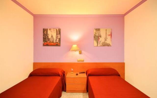 Hostal Apolo Trece