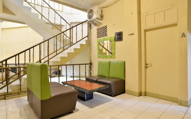 ZEN Rooms Basic Near Pasar Baru